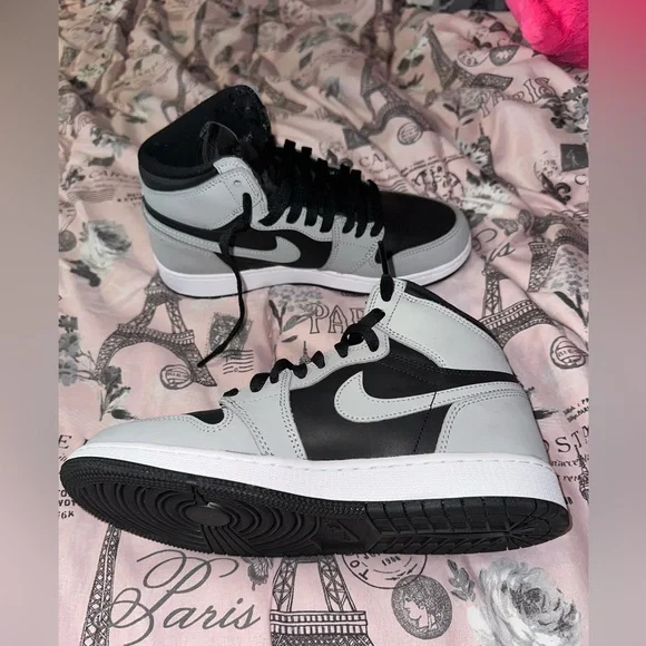 Jordan 1s shadow 2.0 - Picture 1 of 5